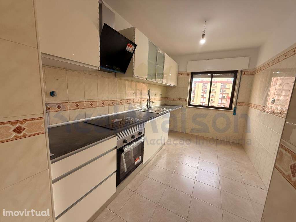 Vende-se Apartamento T2 Renovado - Mem Martins - Grande imagem: 4/15