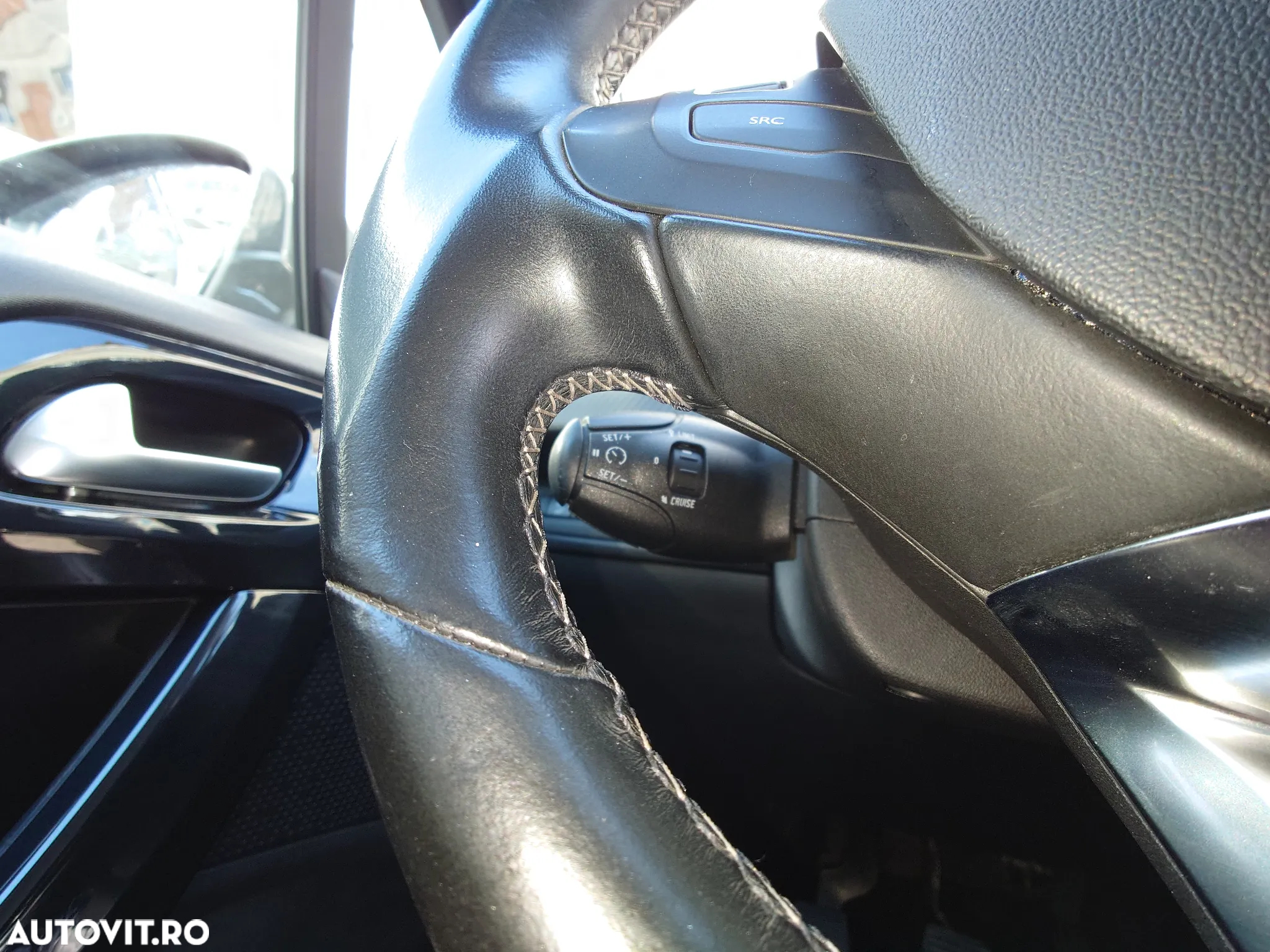 Peugeot 208 1.2 L PureTech Allure - 10