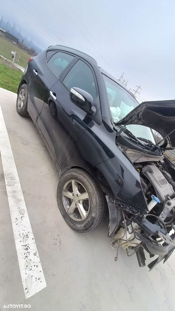 Dezmembram Hyundai IX35 2.0 CRDi 4WD D4HA - 2