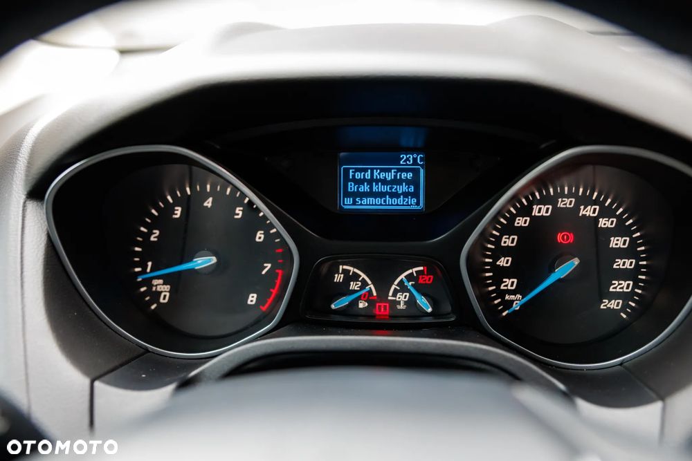 Ford Focus 1.6 EcoBoost Titanium - 19
