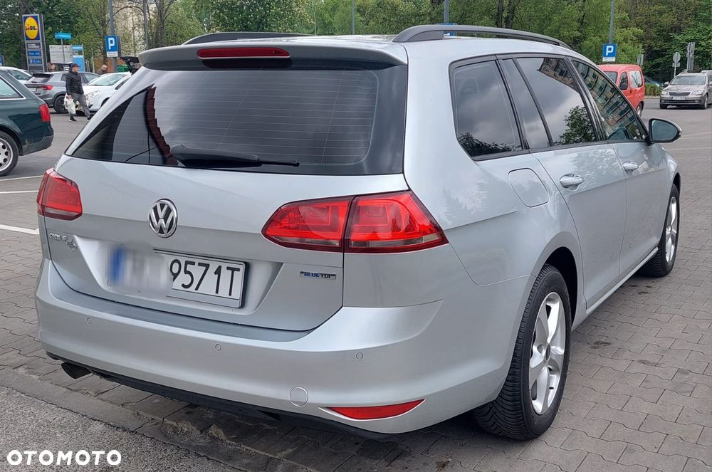 Volkswagen Golf 1.6 TDI BlueMotion Comfortline - 11