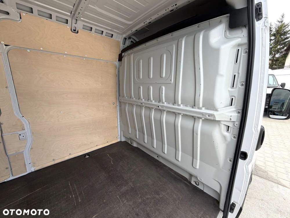 Citroën JUMPER WZMOCNIONY L3H2 HEAVY MAXI 3.5t Ładowność 1500kg Homologacja haka 3t.  SILNIK Euro-6 Starszej konstrukcji PSA Poj..2179cm3 140KM Trwały bezawaryjny na pojedynczej turbinie Nie!! Stelantis!! Koła 16' Hamulce wzmocnione BREMBO, Podwójne resory! Pełna zabudowa ładowni! Najtrwalsza konfiguracja maxi VAN L3H2 13m3 - 10