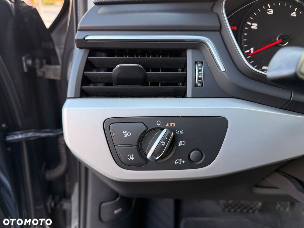 Audi A4 Avant 35 TDI mHEV S tronic - 35