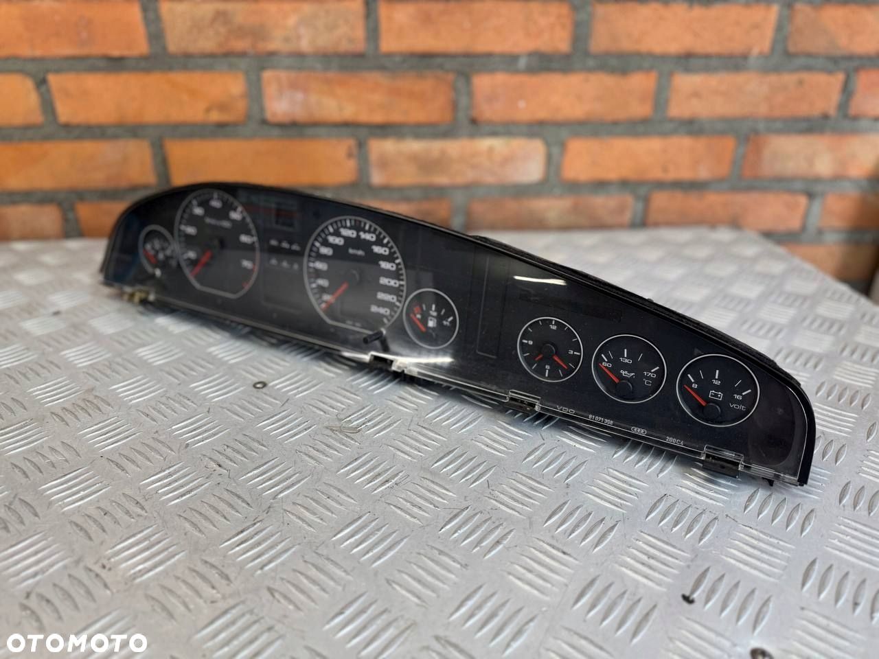 LICZNIK AUDI A6 C4 4A1 919 033 - 1