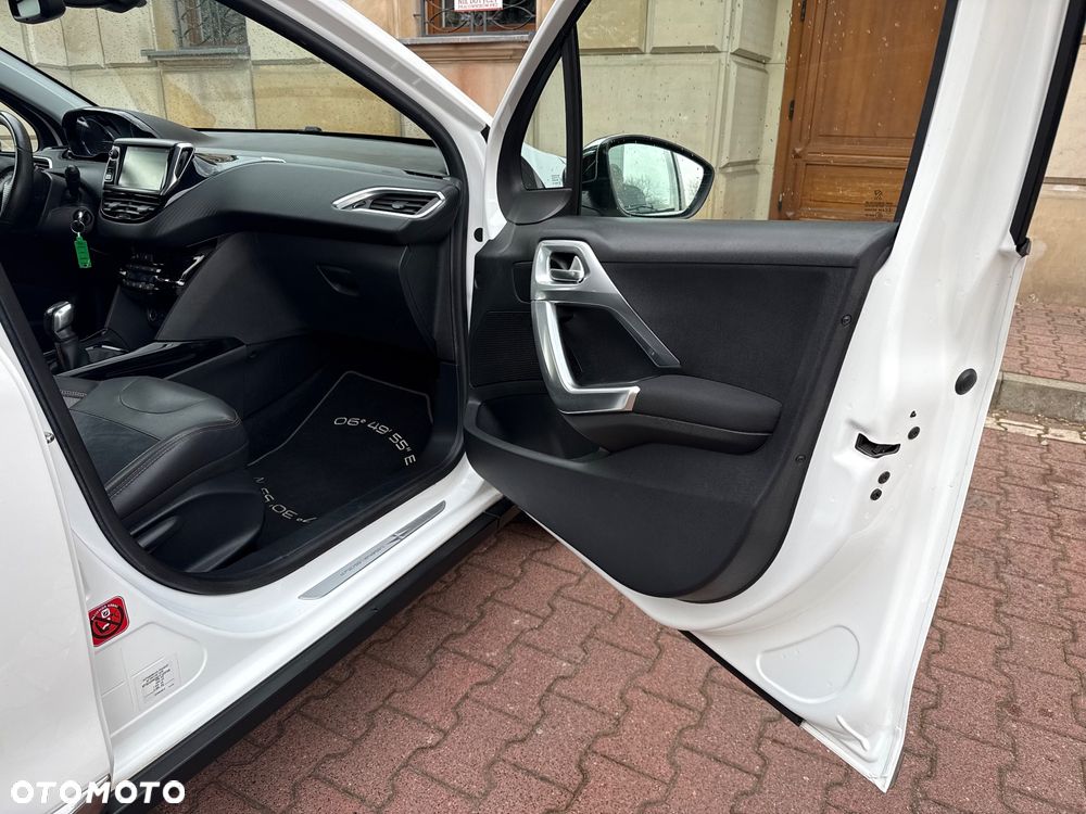 Peugeot 2008 1.2 Pure Tech GPF Crossway S&S - 37