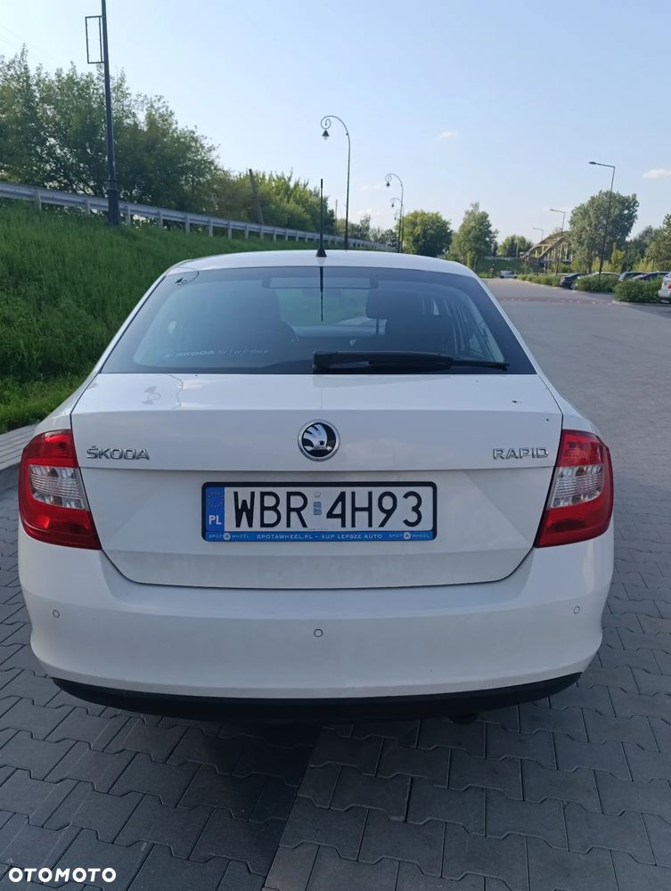Skoda RAPID 1.2 TSI Ambition Max - 4