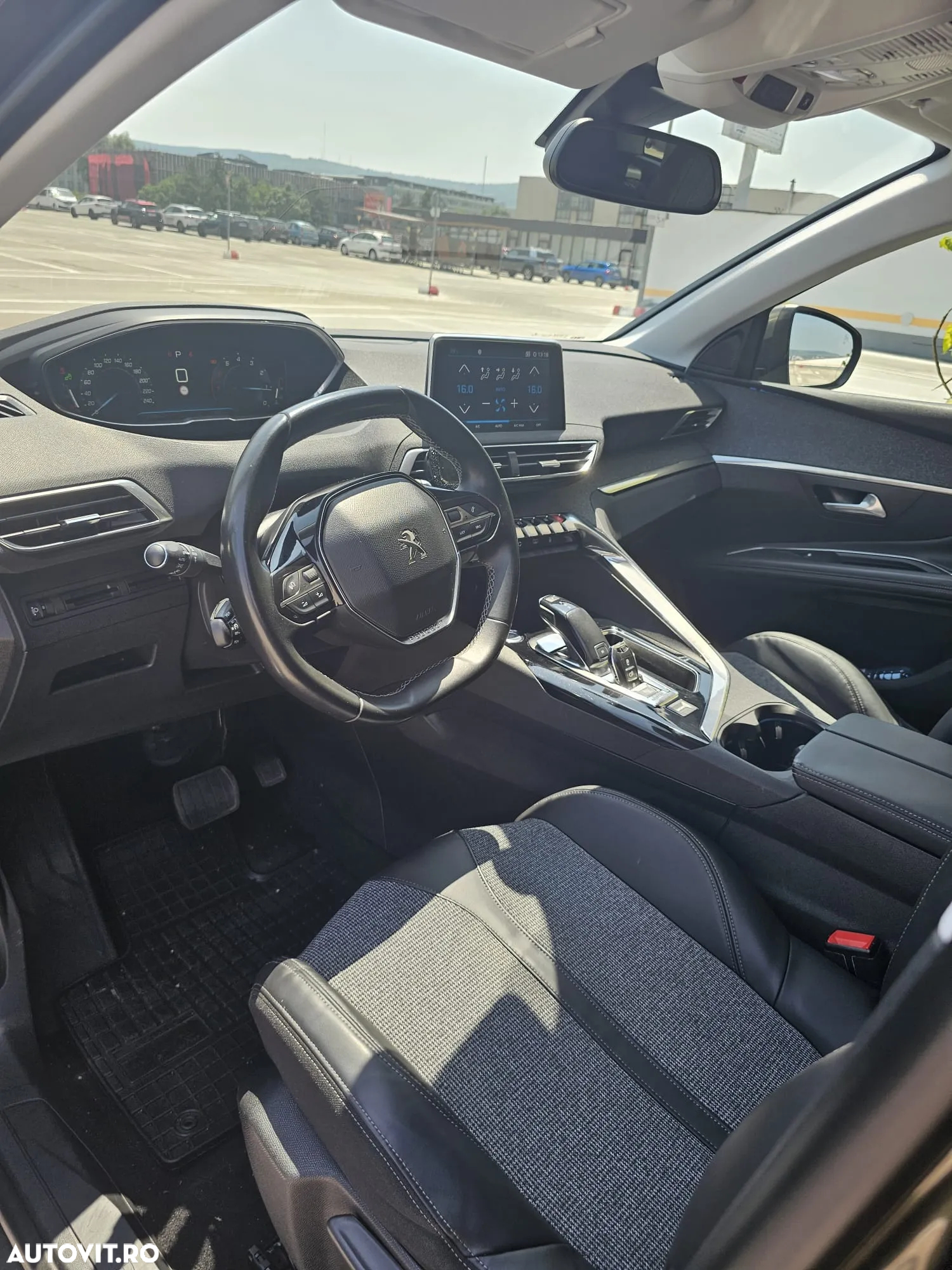 Peugeot 3008 1.2 PureTech Turbo S&S EAT6 Allure - 9