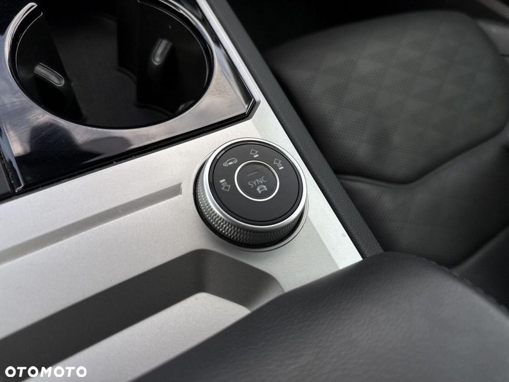 Volkswagen Touareg - 26