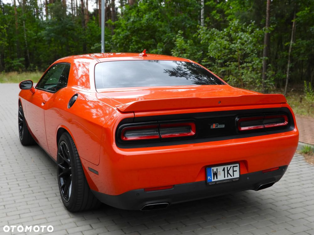 Dodge Challenger - 15