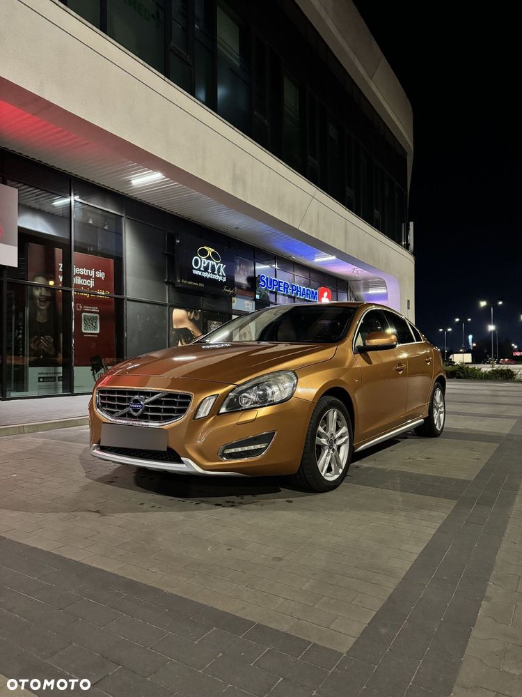 Volvo S60 D5 Summum - 1