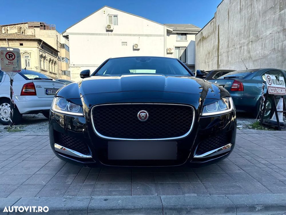 Jaguar XF 20d RWD Prestige - 2