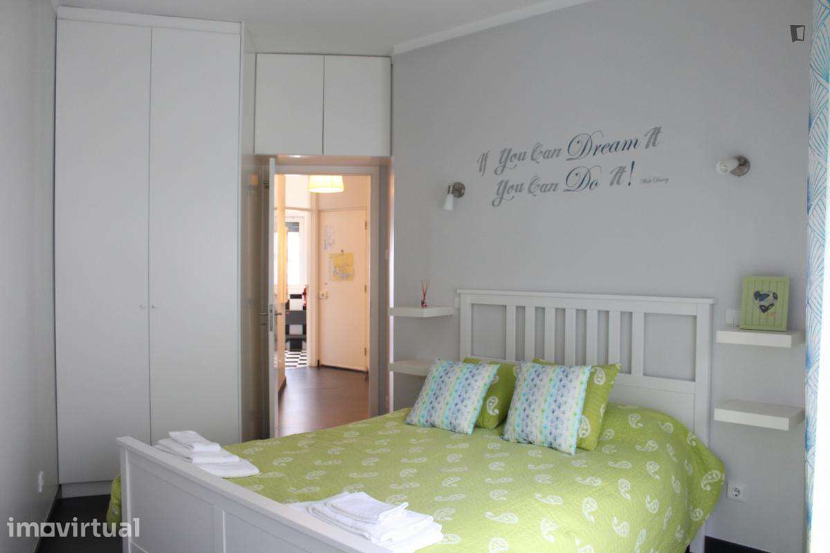 Apartamento com 1 quartos - localizado em Paranhos Porto - Grande imagem: 3/21