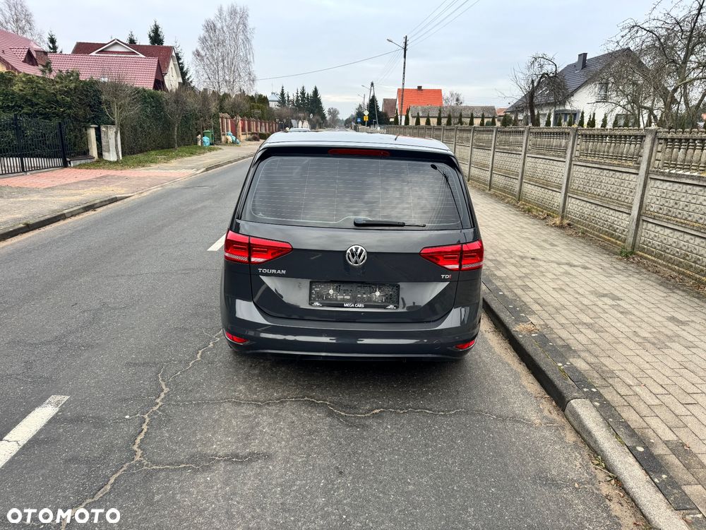 Volkswagen Touran 1.6 TDI SCR BlueMotion Technology Trendline - 4