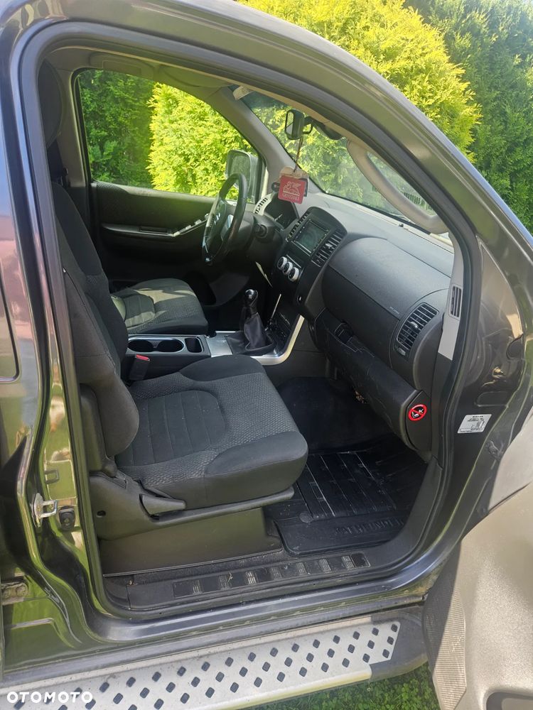 Nissan Pathfinder 2.5 D LE EU5 - 5