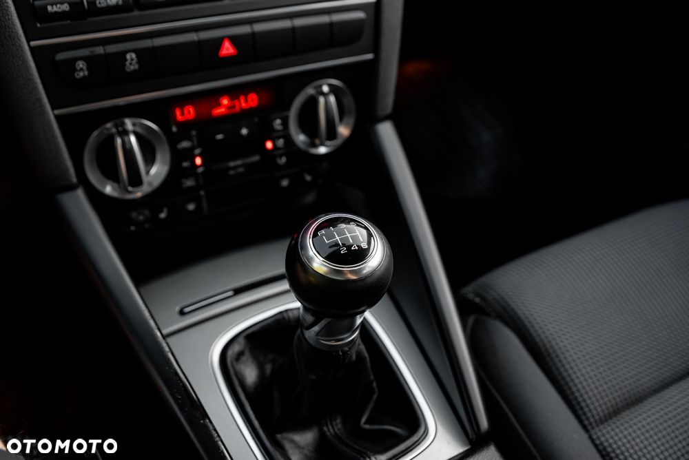 Audi A3 Sportback 2.0 TDI Ambiente - 33