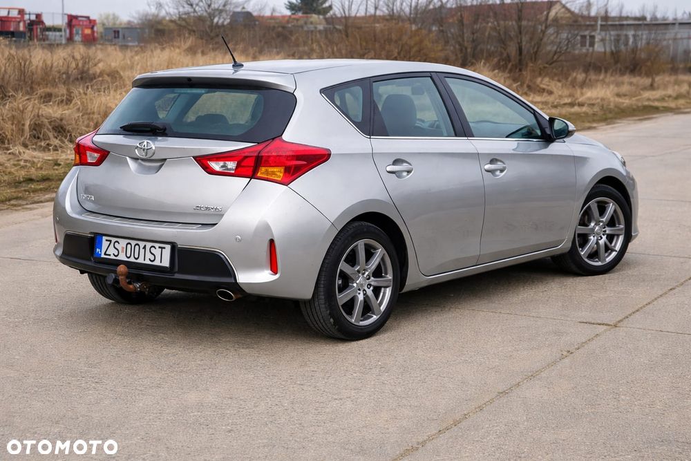 Toyota Auris 1.6 Premium Comfort - 3
