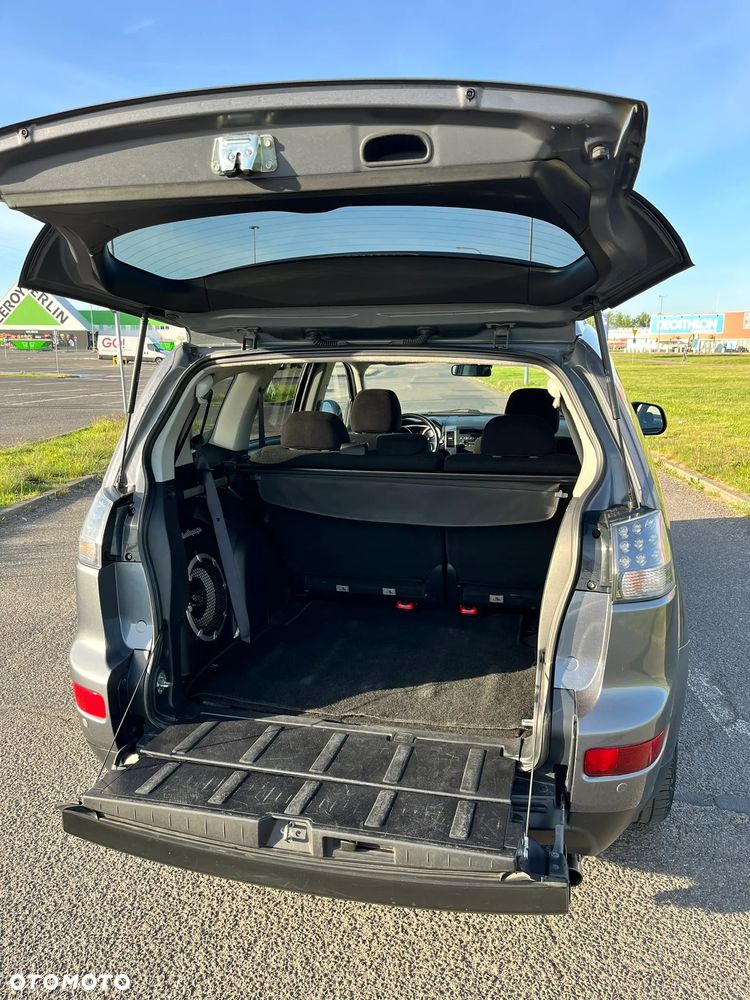 Mitsubishi Outlander 2.2 DID Intense + - 17