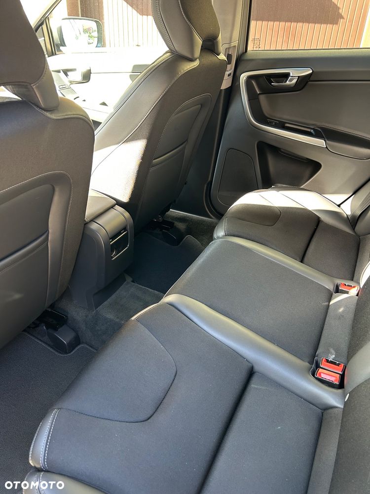Volvo XC 60 D3 Drive-E Momentum - 8