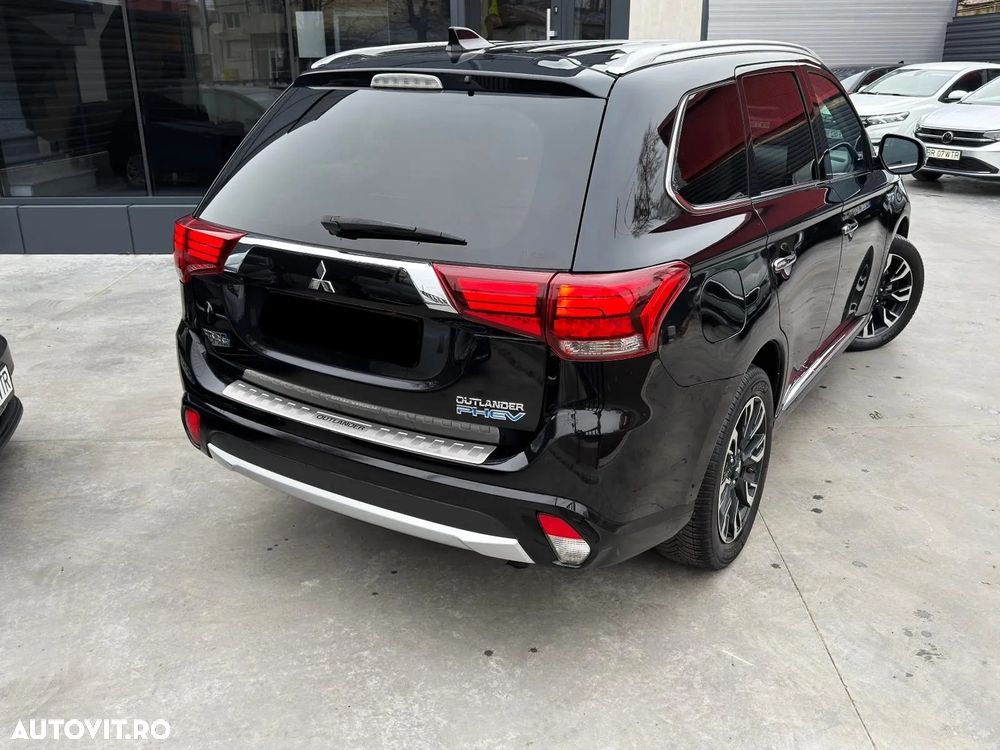 Mitsubishi Outlander - 10