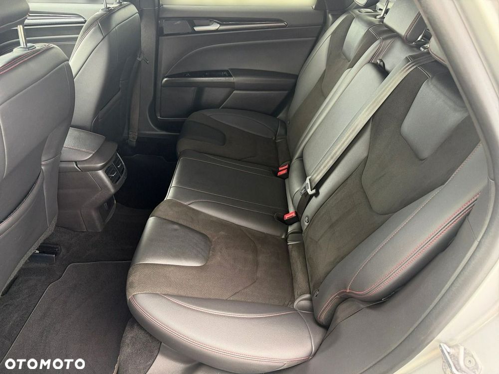 Ford Mondeo - 23