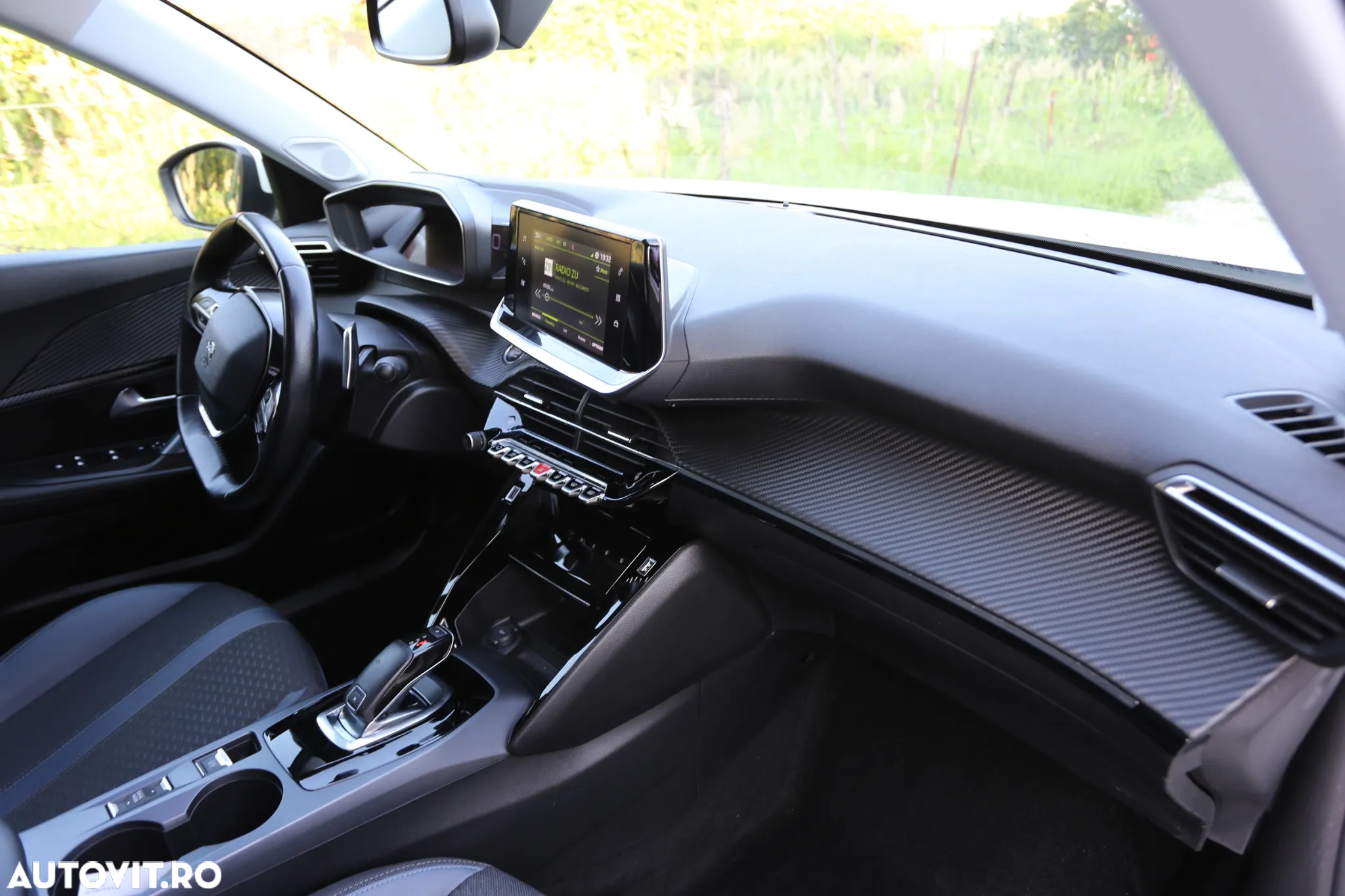 Peugeot 2008 1.2 PureTech EAT8 STT GT - 10
