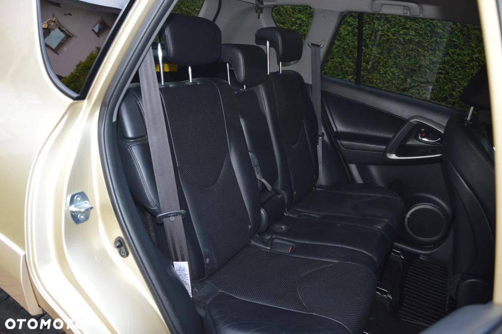 Toyota RAV4 2.2 D-CAT Sol 180 - 17