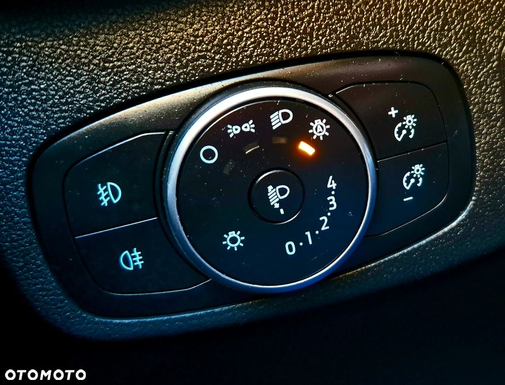 Ford Focus 1.5 EcoBlue STart-Stopp-System TITANIUM - 30