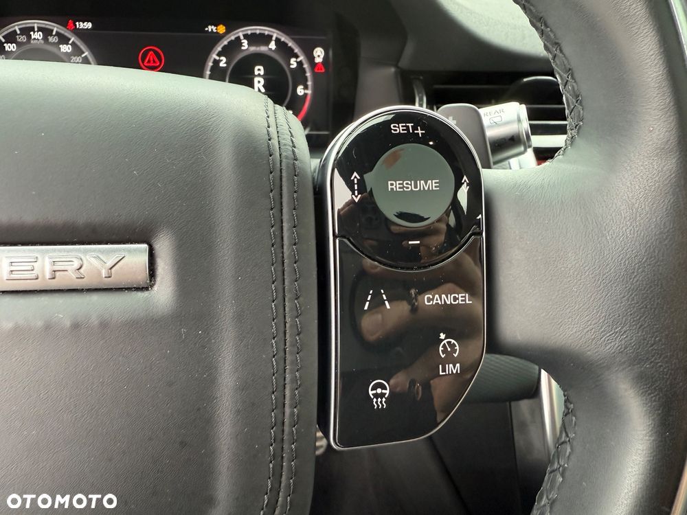 Land Rover Discovery Sport P200 R-Dynamic HSE - 36