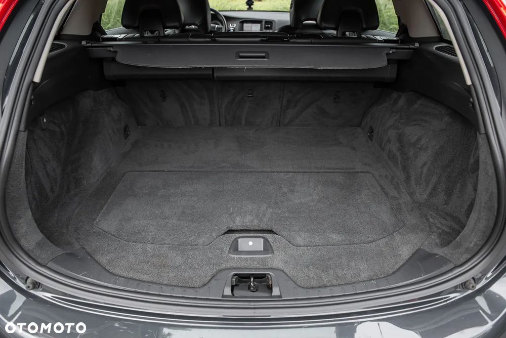 Volvo V60 D2 Momentum - 17