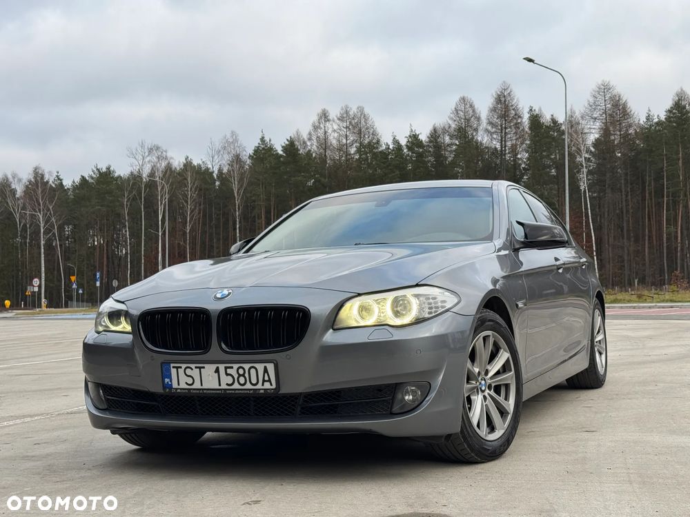 BMW Seria 5 525d xDrive Sport-Aut - 2