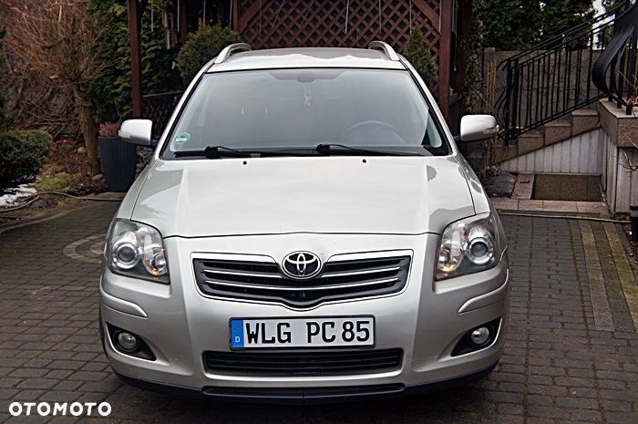 Toyota Avensis 2.2 D-CAT Team - 11