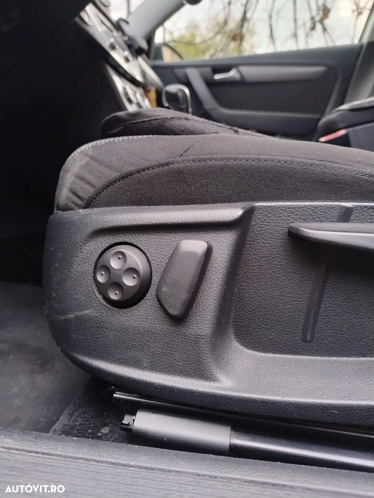 Volkswagen Passat Variant 2.0 TDI BlueMotion Technology DSG Trendline - 8