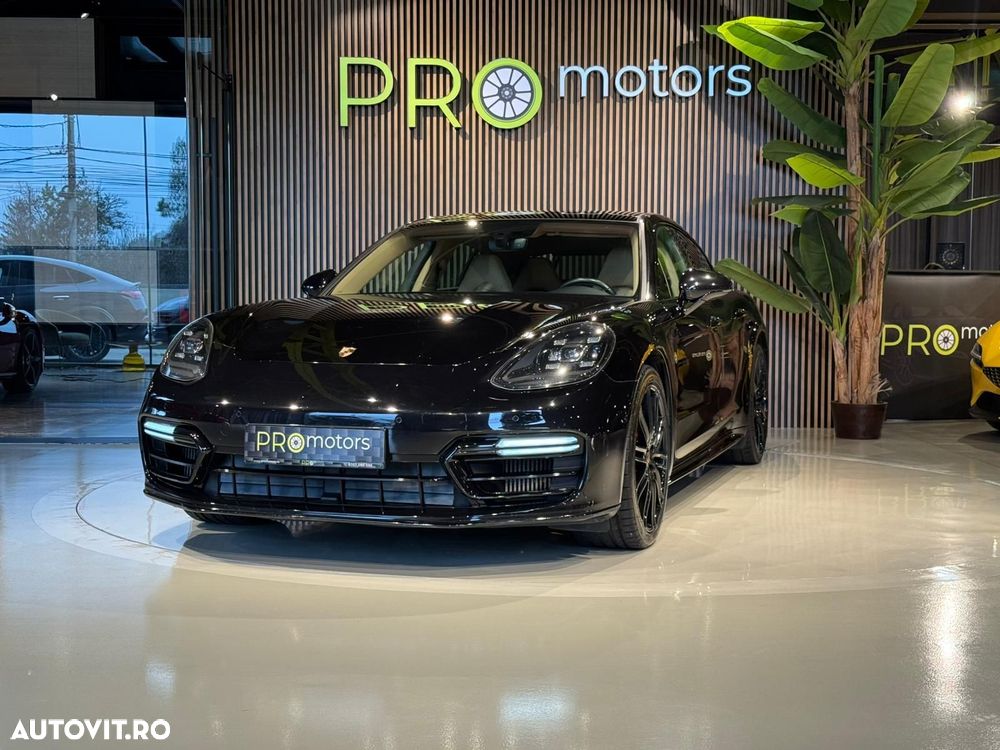Porsche Panamera - 4
