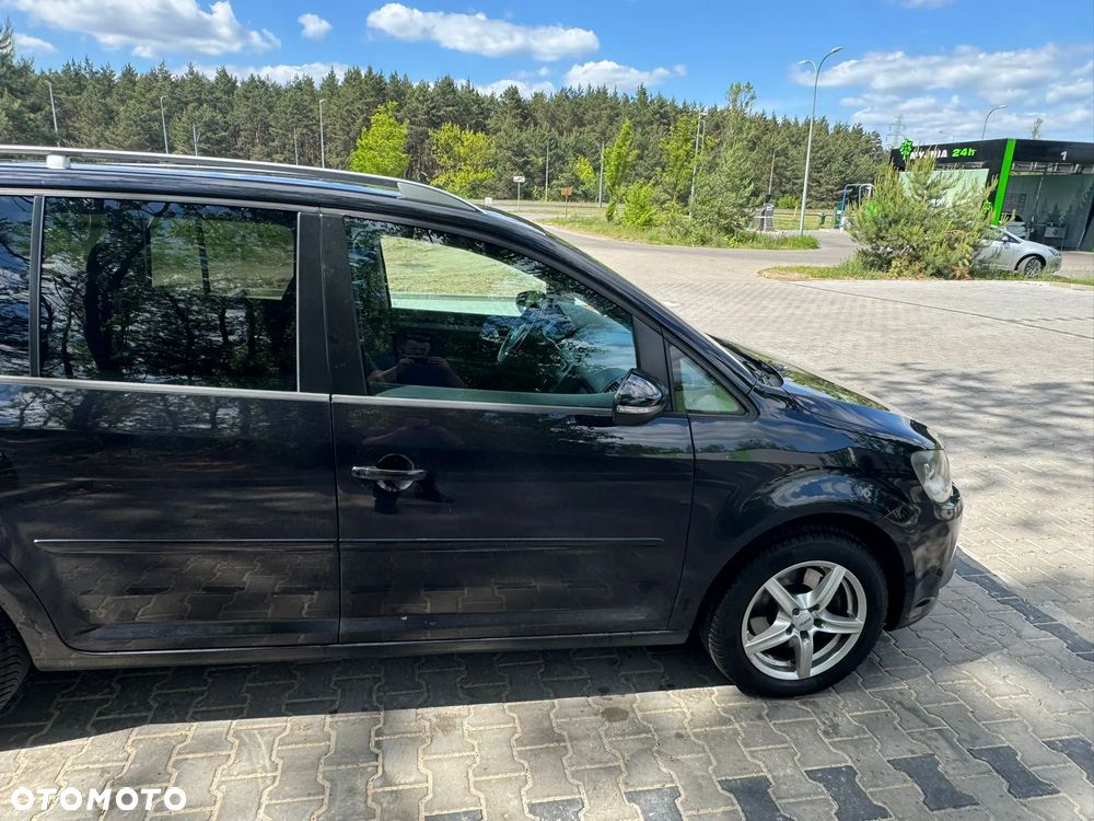 Volkswagen Touran 2.0 TDI Highline DSG - 6
