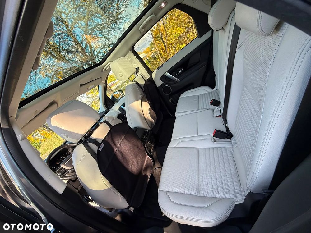 Land Rover Discovery Sport 2.0 P200 mHEV S - 8