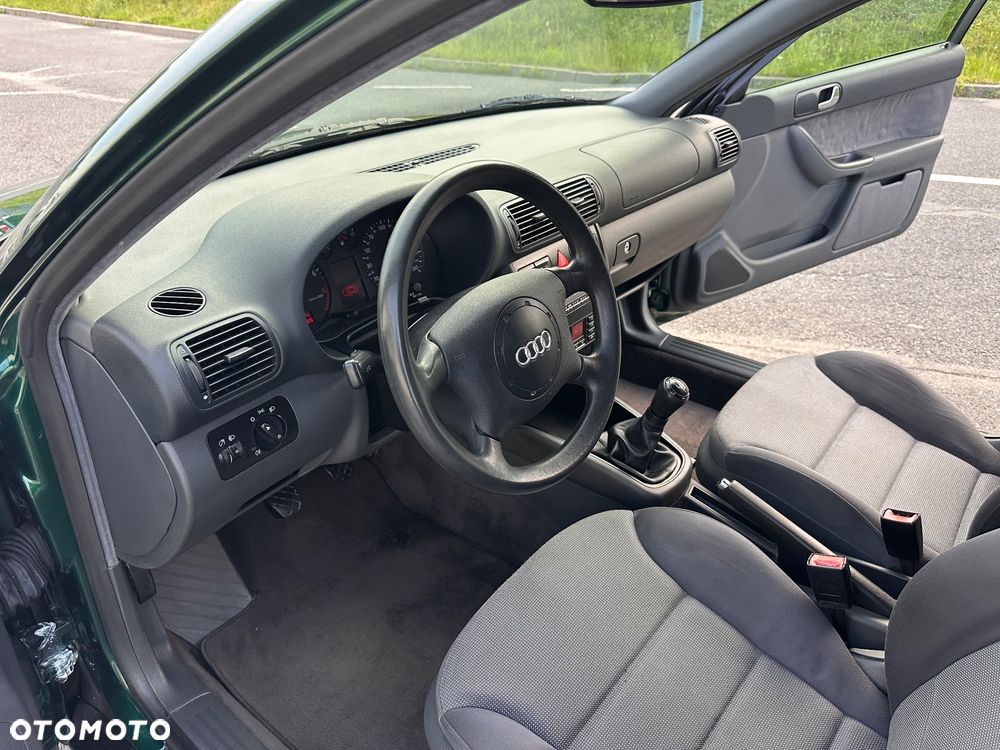 Audi A3 3-drzwiowe 1.6 Ambition - 13