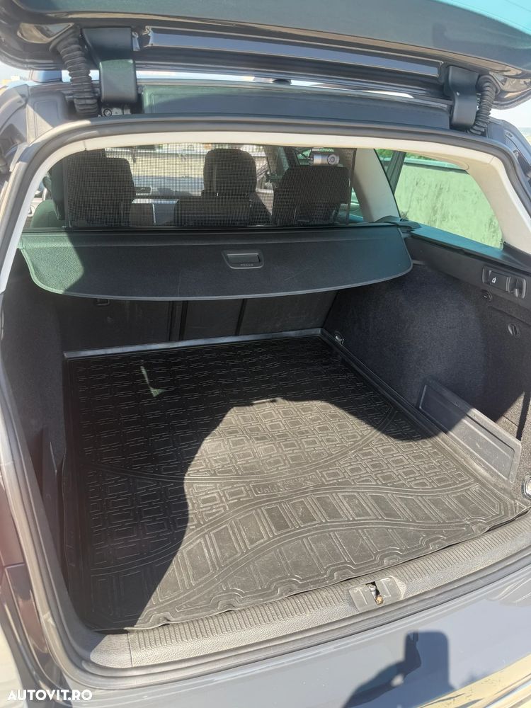 Volkswagen Passat 2.0 TDI BlueMotion Technology Exclusive - 35
