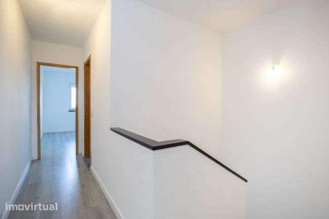 T2 Duplex- Remodelado de Raiz Vista rio e Serra. - Grande imagem: 5/15