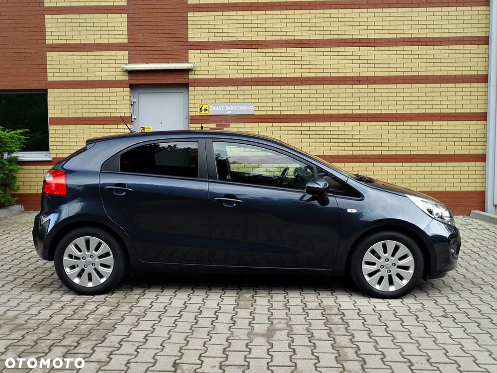 Kia Rio 1.2 Dream Team Edition - 11