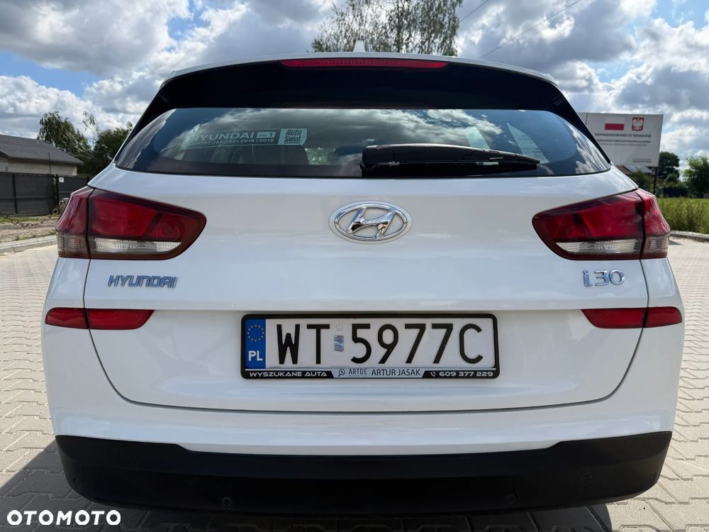 Hyundai i30 1.5 DPI Classic + - 4