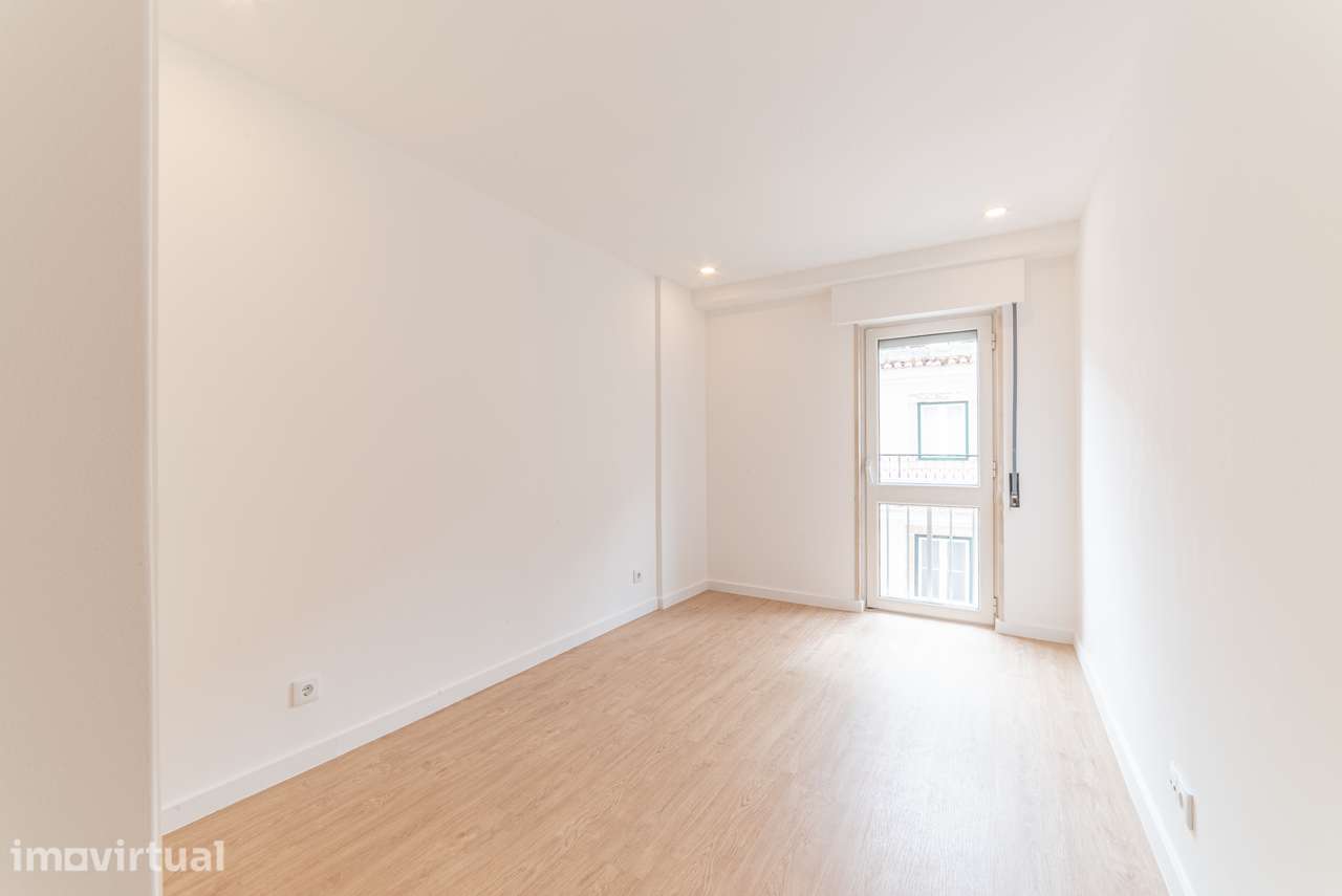 Apartamento T3 em Campo de Ourique - Grande imagem: 3/23