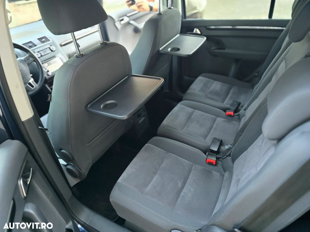 Volkswagen Touran 2.0 TDI Highline - 8