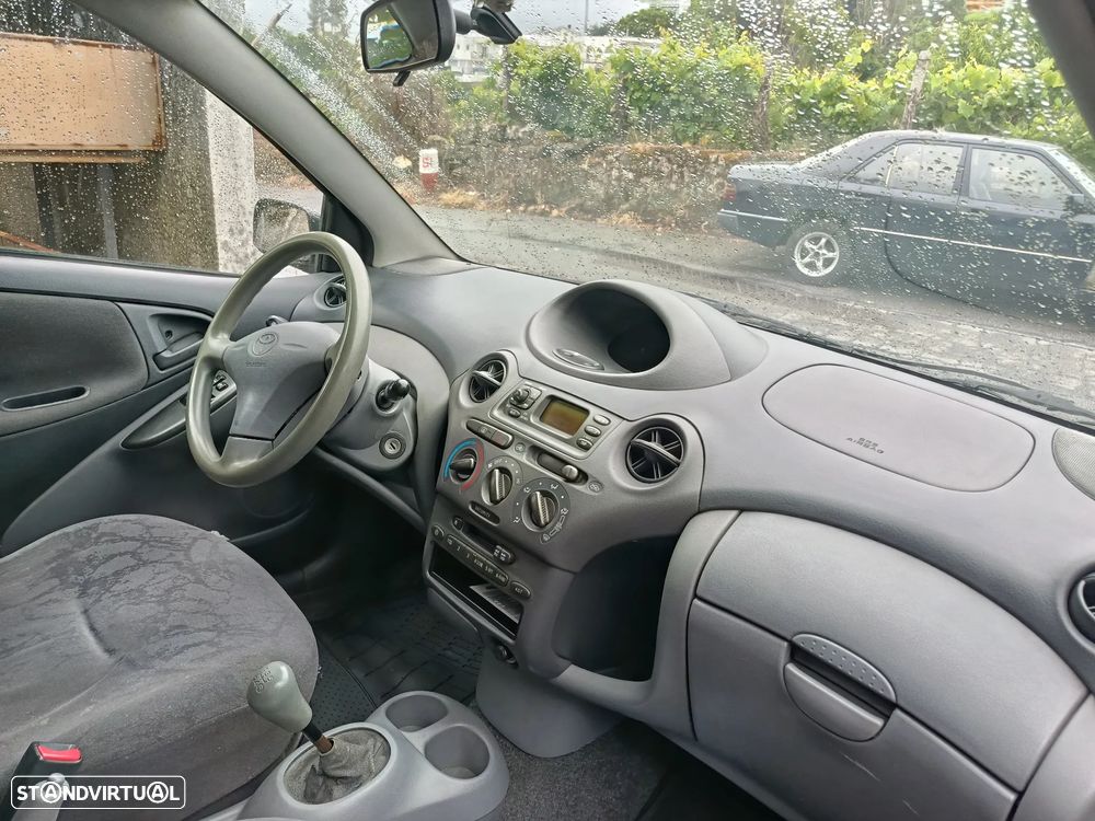 Toyota Yaris 1.0 Sol - 14