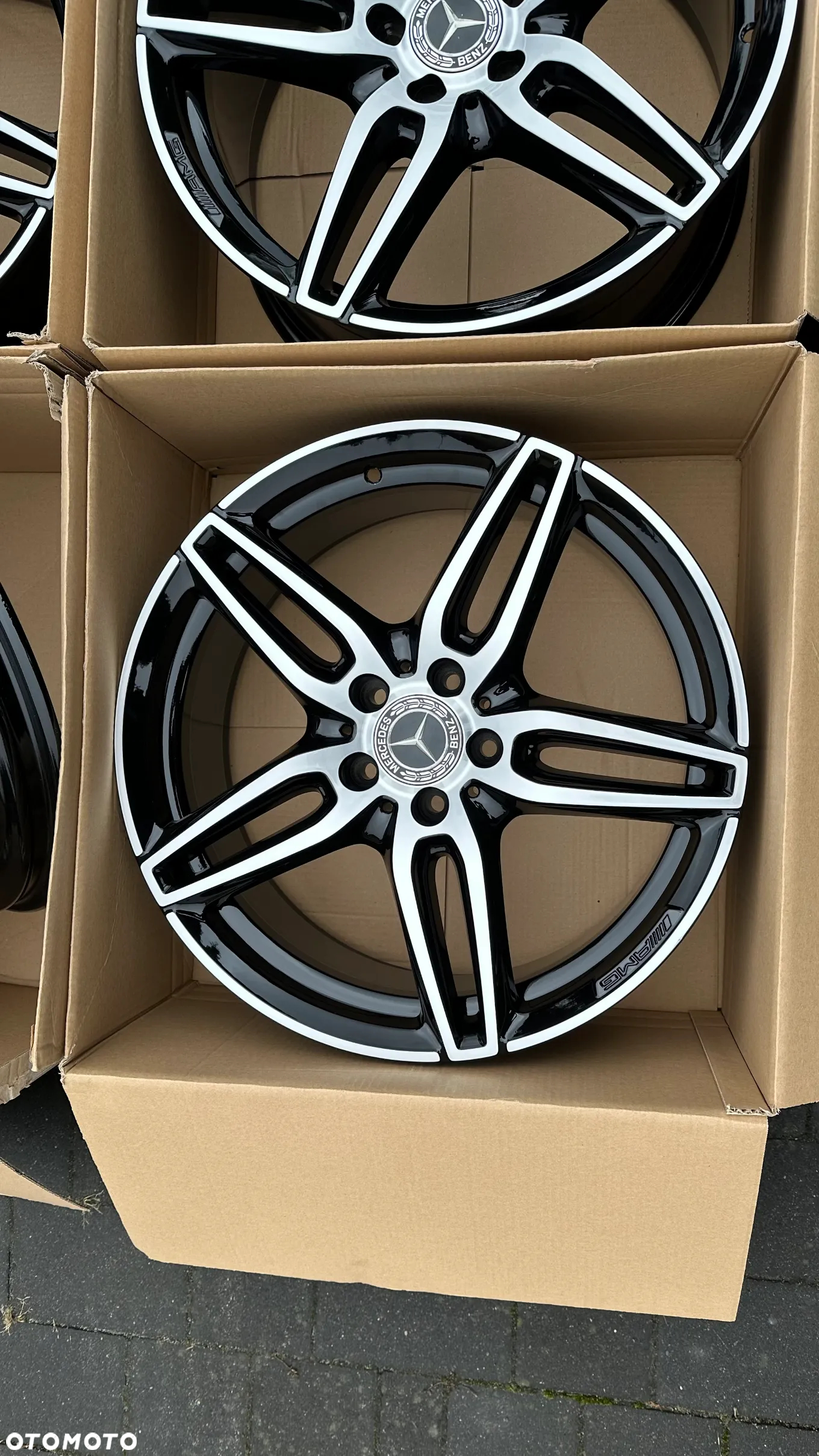 Felgi Mercedes-Benz AMG 9Jx18H2-N Et43 ET49 8Jx18H2 5x112 A2134012100 KOŁA R19 - 2