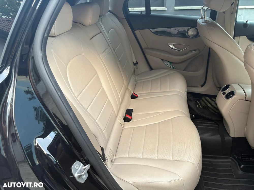 Mercedes-Benz GLC 250 4MATIC 9G-TRONIC - 24