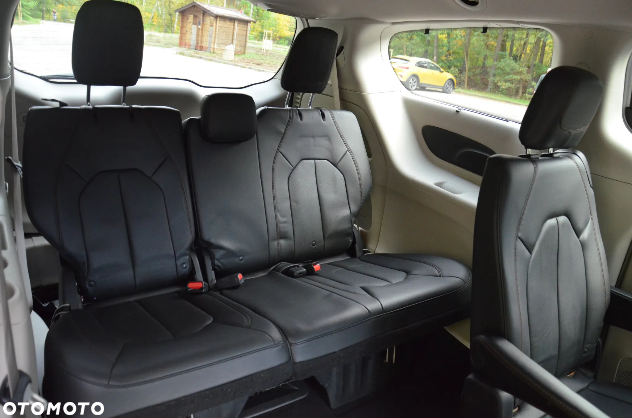 Chrysler Pacifica - 15