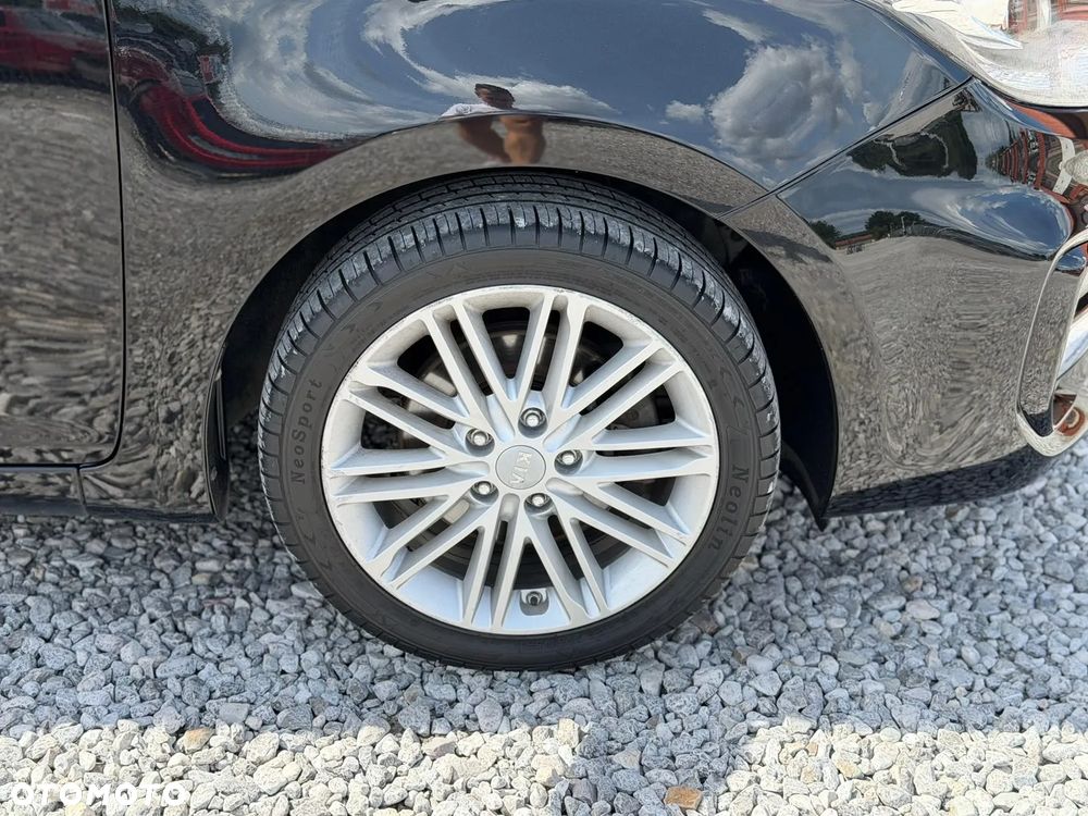 Kia Carens 1.7 CRDi M 7os EU6 - 34