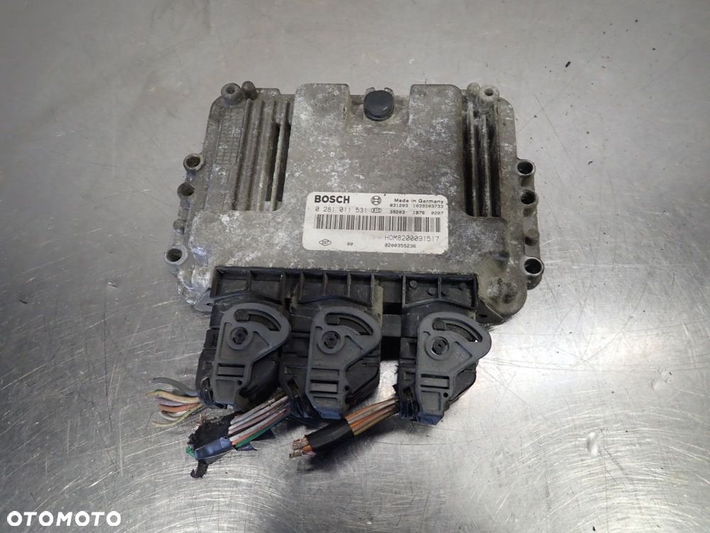 KOMPUTER SILNIKA OPEL VIVARO A 2.5 8200355236 - 1