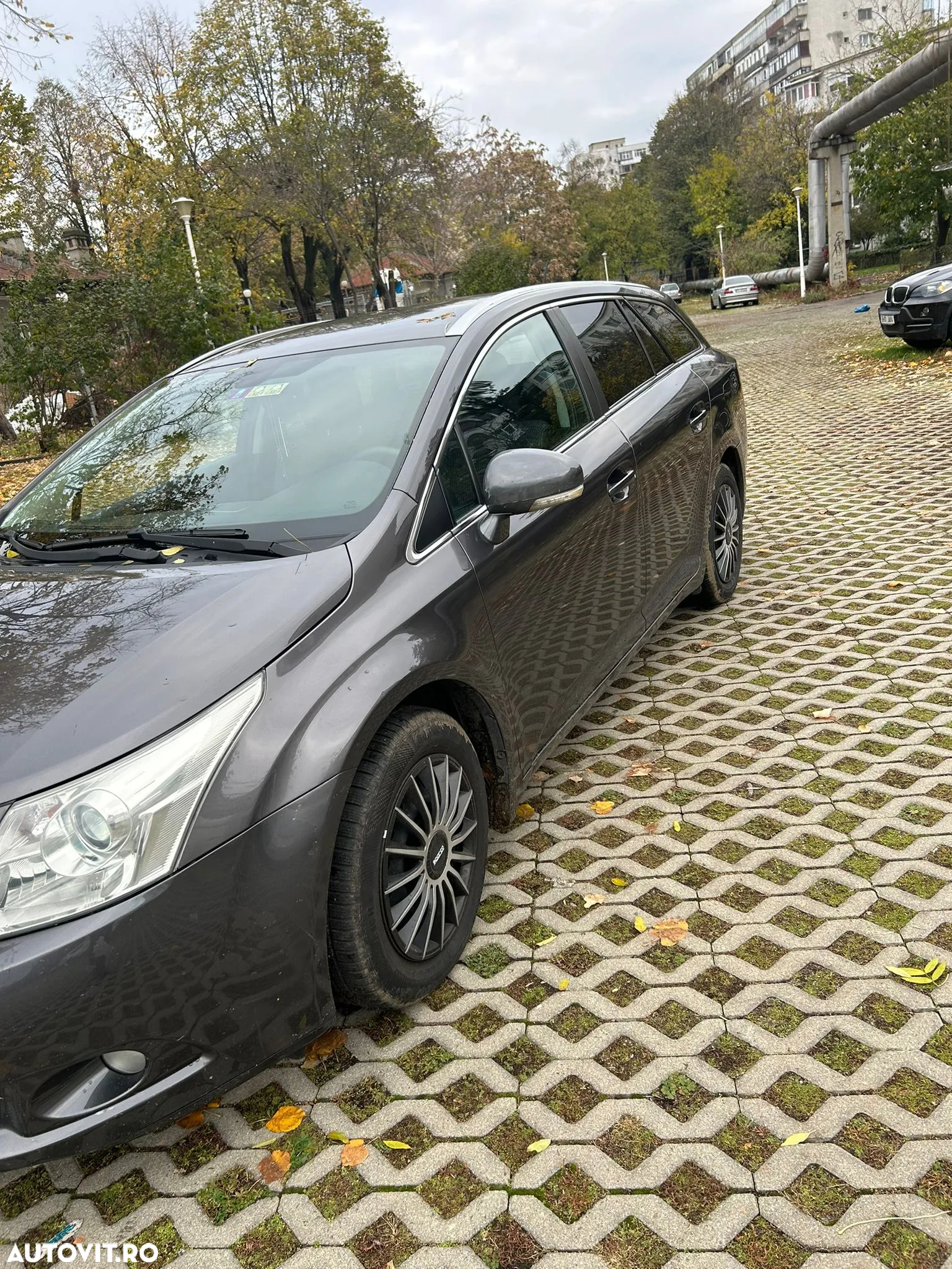 Toyota Avensis 2.0 D-4D Executive - 9