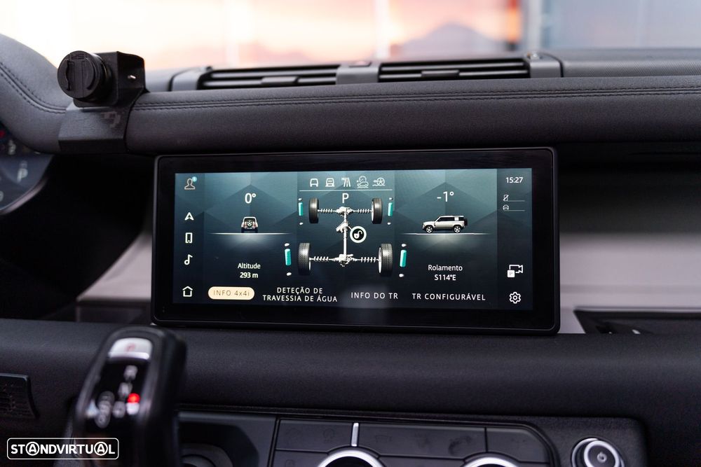 Land Rover Defender 2.0 D 110 AWD SE - 19